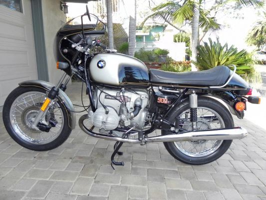 Moto BMW vintage R90S, célèbre routière sportive des 70's